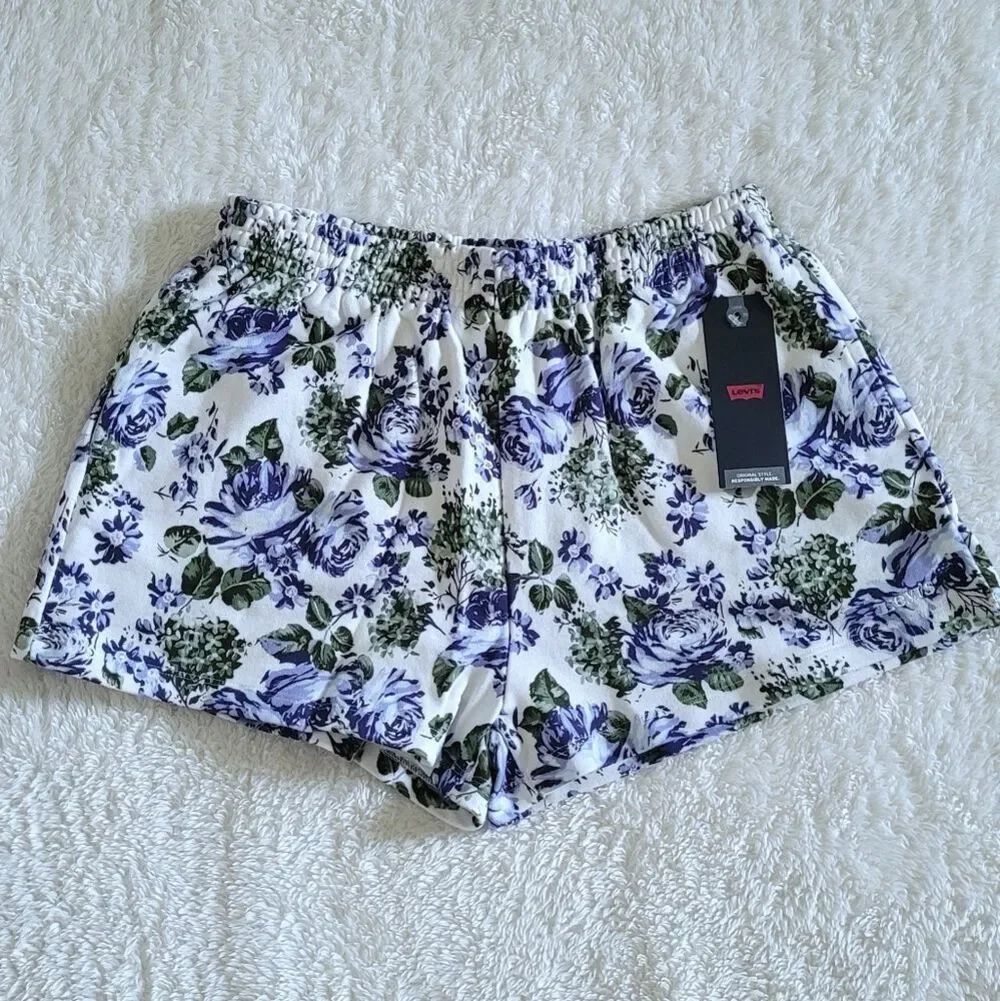 Levi's Floral💐 Shorts - NWT